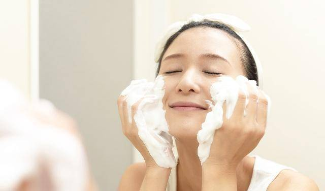 方法注意了，这几种东西不能用来洗脸，以免伤害皮肤